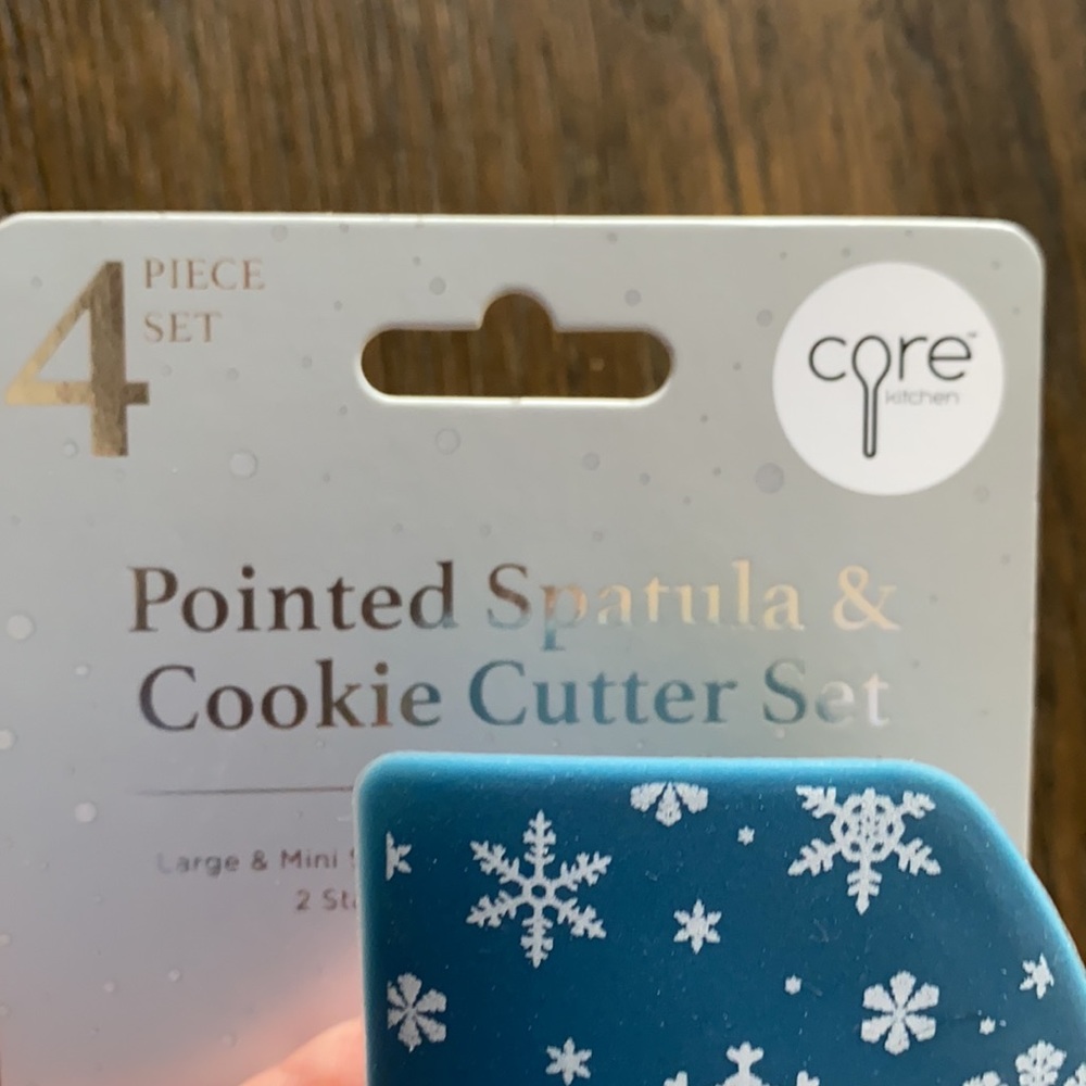 Core Kitchen Pointed Spatula & Cookie Cutter Set - Picture 6 of 7